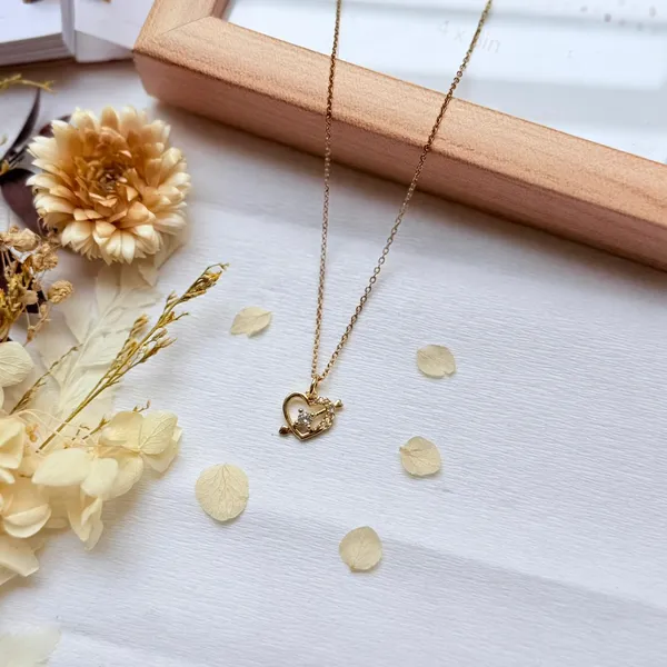 Gold_Aero_Heart_Anti_Tarnish_Locket